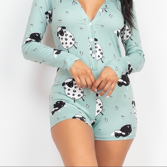 Sheep Print V-neck Button Romper - Picture 3 of 3